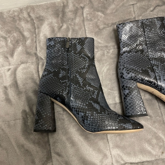 Sam Edelman Blue Snake Skin Print Boot / 8.5 - Picture 3 of 12